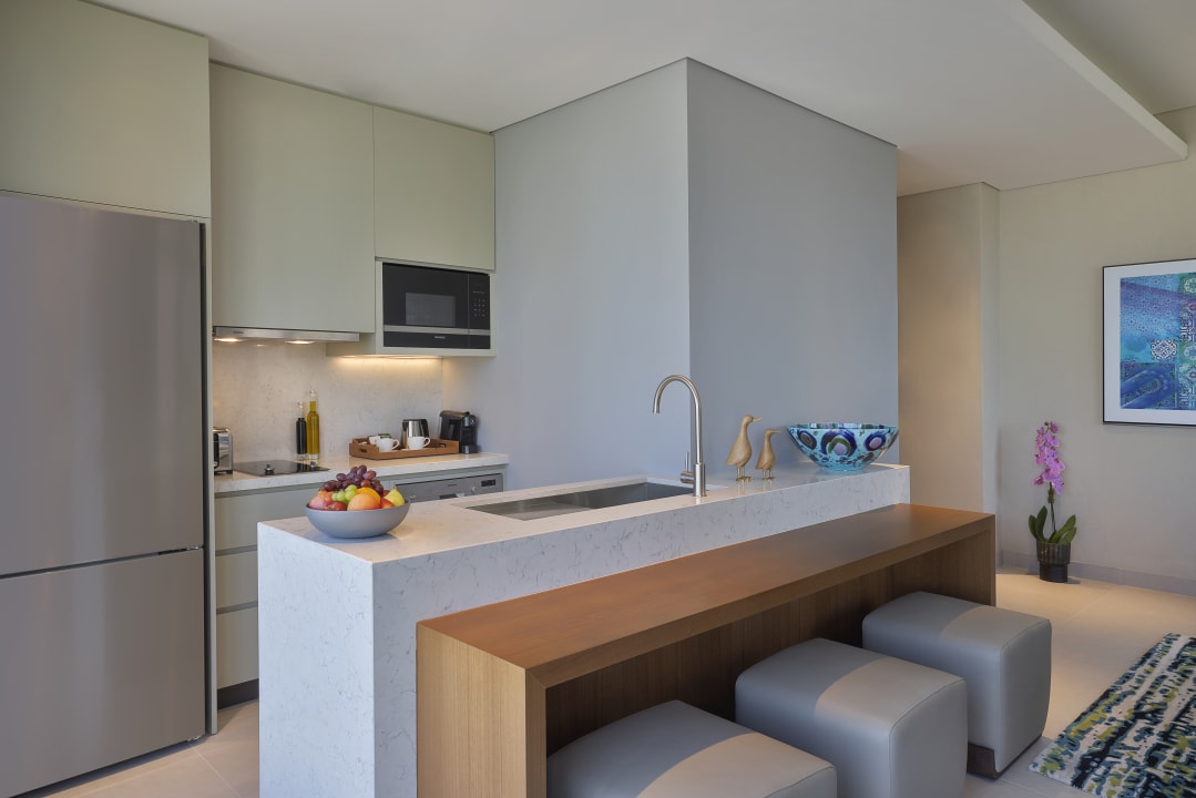 Zimmer DoubleTree by Hilton Sharjah Waterfront Hotel & Residences