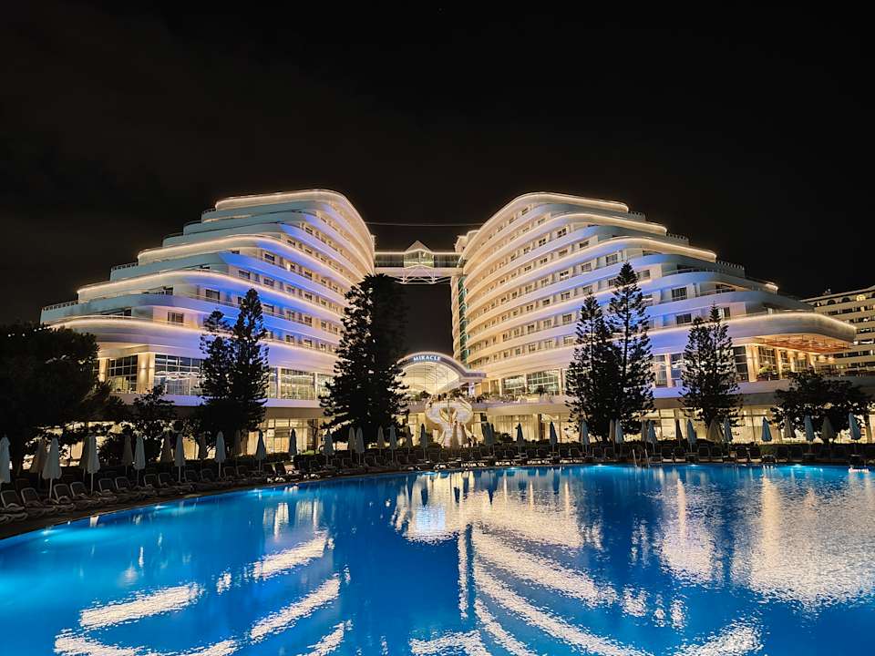 Pool Hotel Miracle Resort