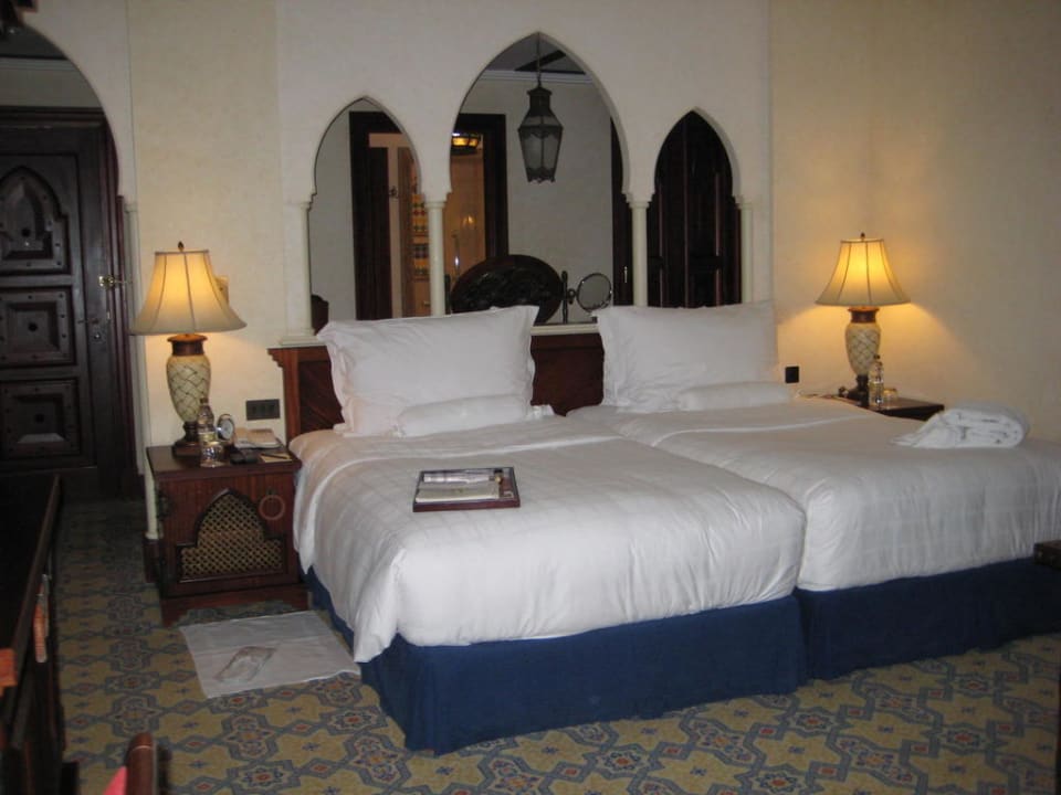 Riesen Bett Jumeirah Mina Al Salam