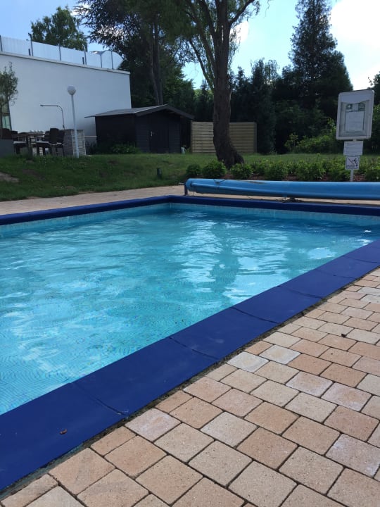 Pool Mercure Hotel Saarbrücken Süd