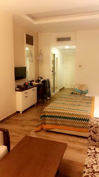 Zimmer Well Palace Side