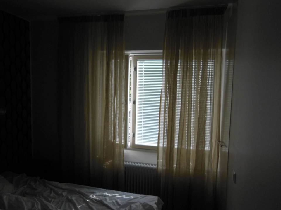 Verdunkelung Schlafzimmer - leider nur Lamellen SATO HotelHome Lapinlahdenkatu