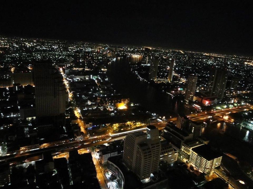 Blick aus der Hangover Suite Tower Club At Lebua
