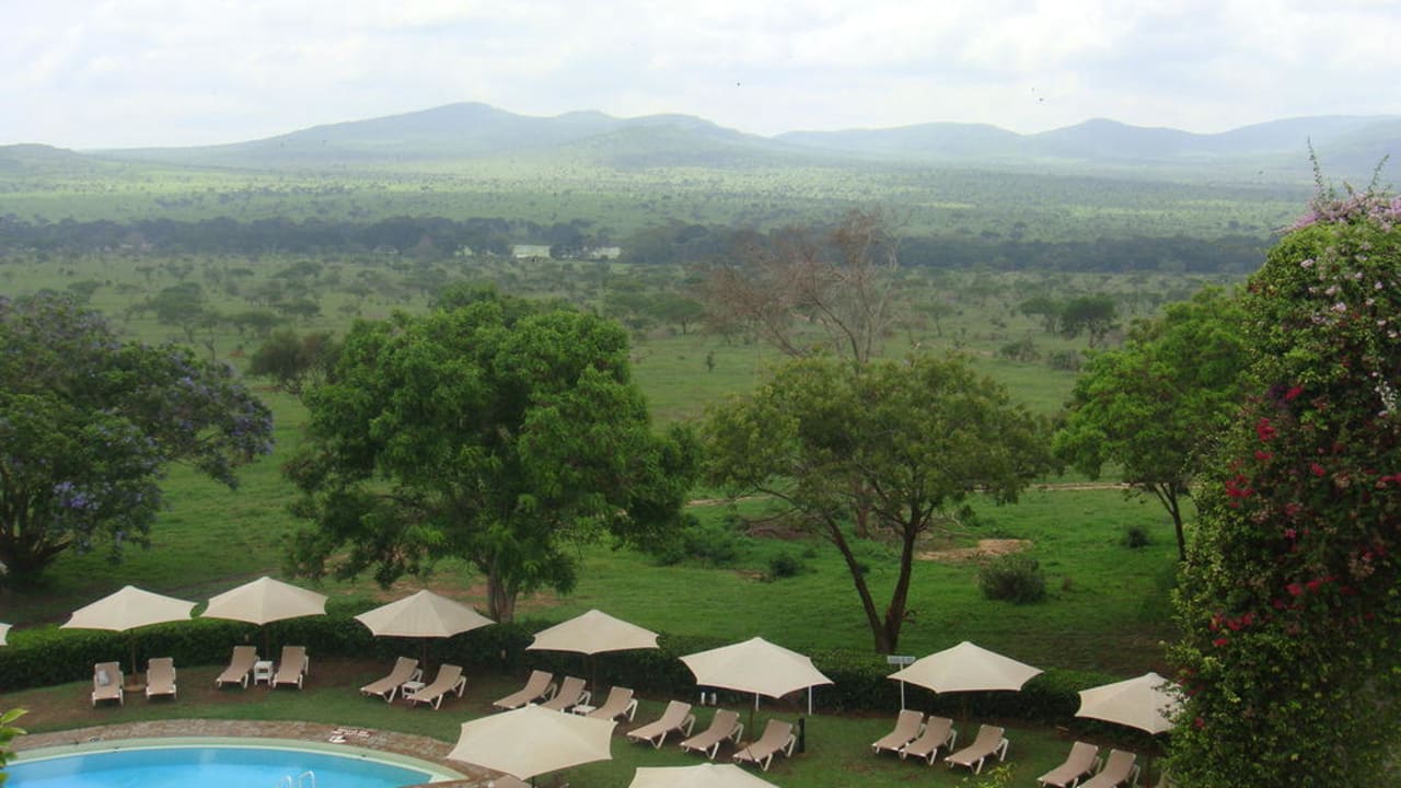 Вид на национальный парк Taita Hills Safari Resort & Spa