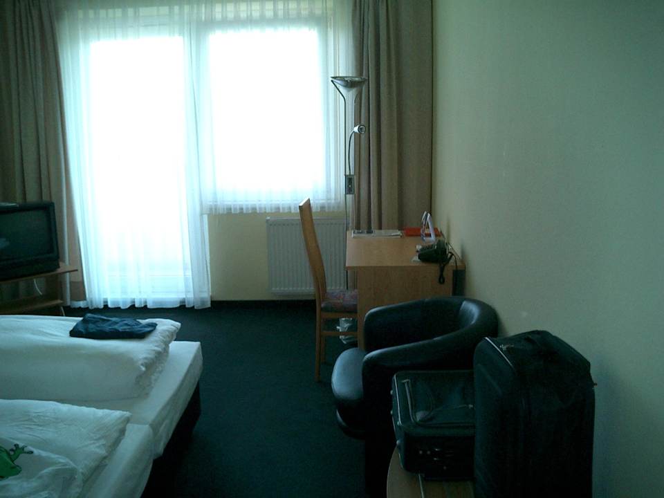 Zimmer mit Schreibtisch Days Inn Leipzig City Centre