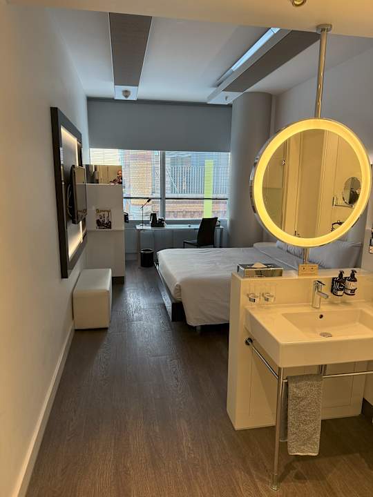 Zimmer INNSiDE by Meliá Düsseldorf Hafen