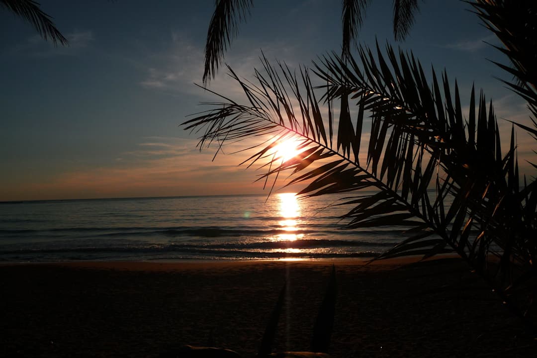 Herrlicher Sonnenuntergang Aska Hotel Just in Beach