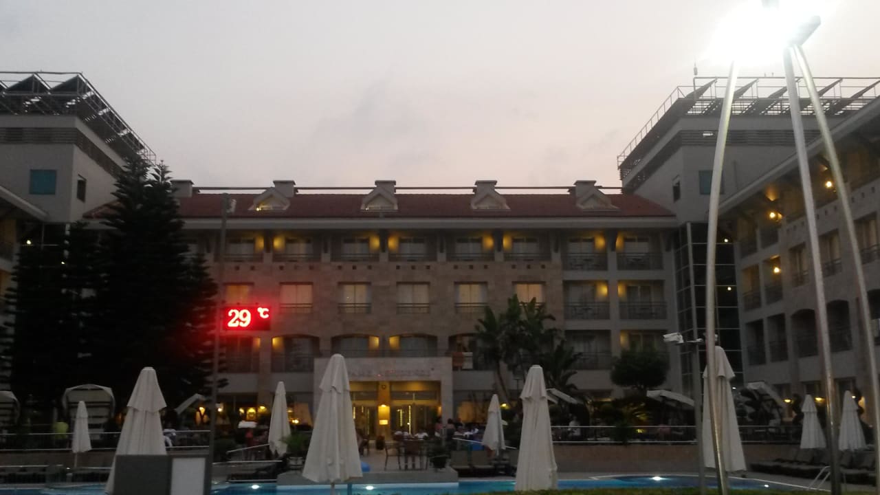 Fame bei Nacht  Fame Residence Kemer & Spa