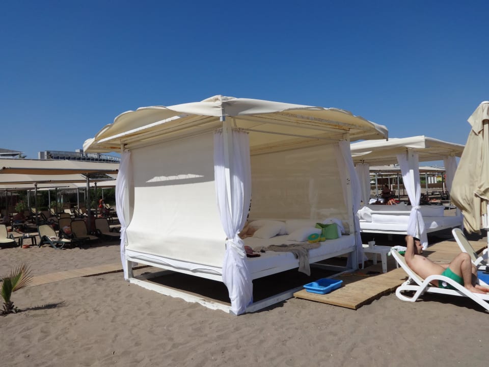 Strand Royal Wings Hotel