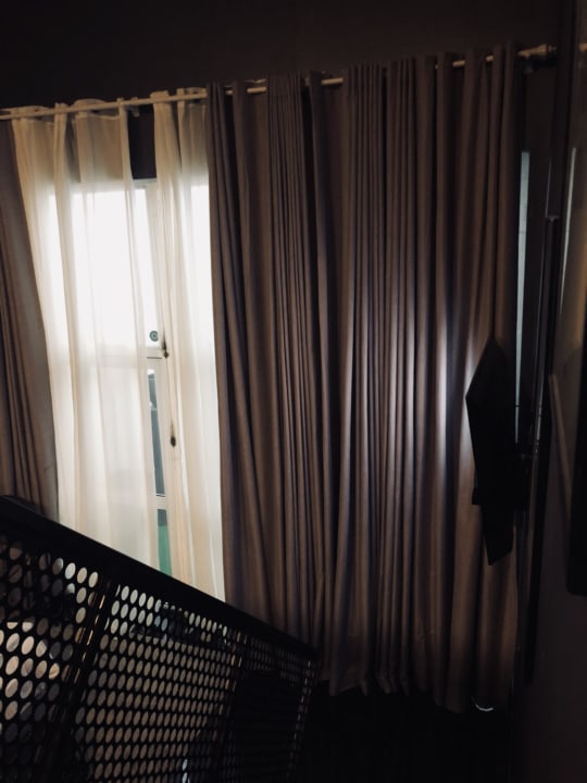 Zimmer Black Hotels