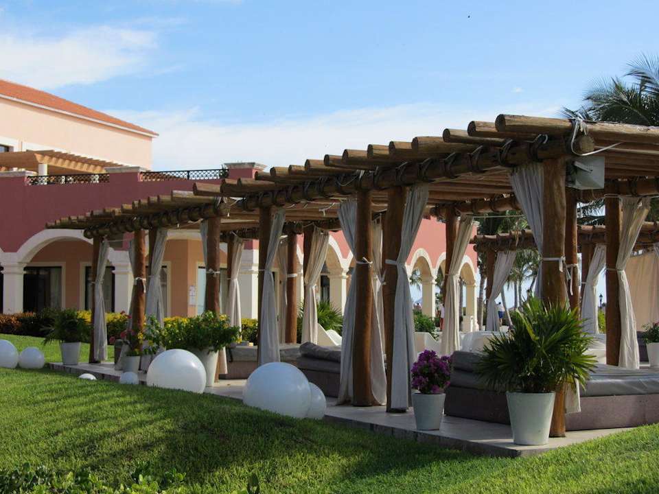 Bei der Poolbar Ocean Coral & Turquesa by H10