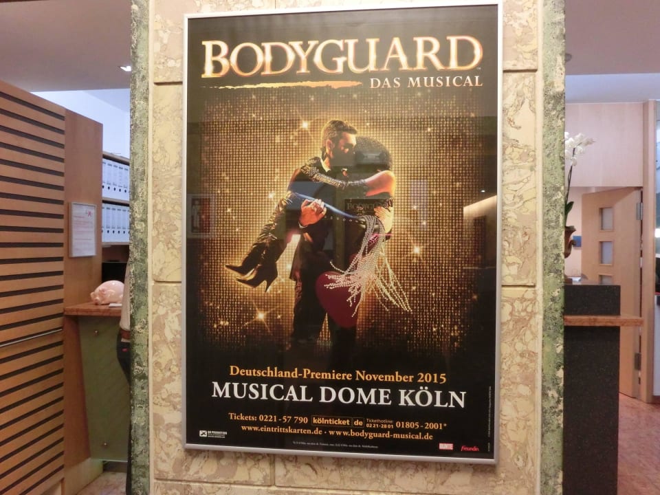 Poster an der Rezeption Hotel Ludwig