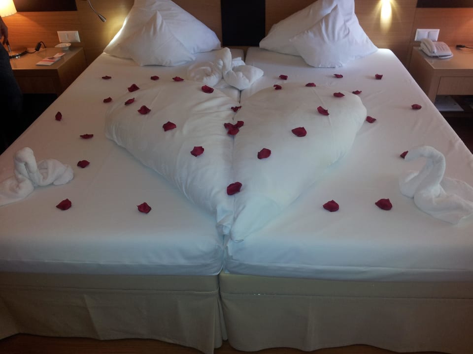 Schöne Überrachung zur Hochzeit. aja Fürstenhaus am Achensee