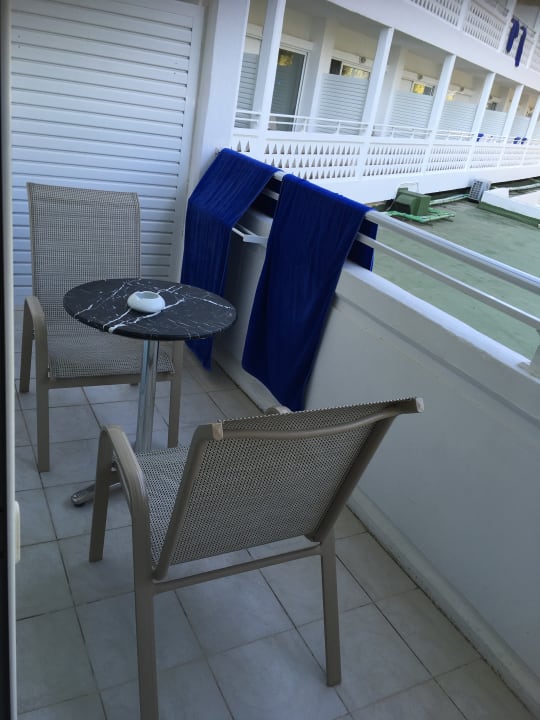 Zimmer Domes Aulūs Zante, Autograph Collection