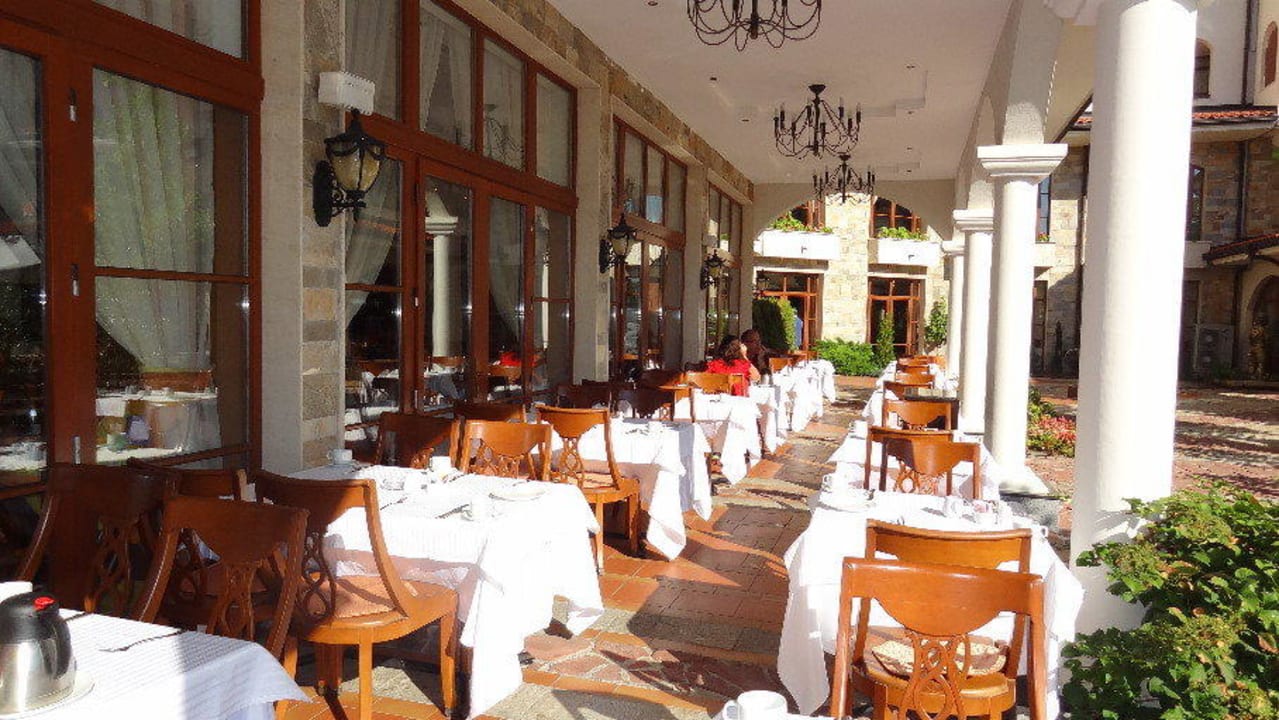 Frühstück an der frischen Luft Helena Sands