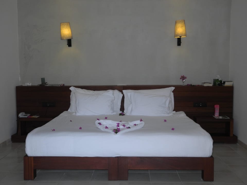 Hübsch dekoriertes Bett Hillside Beach Club