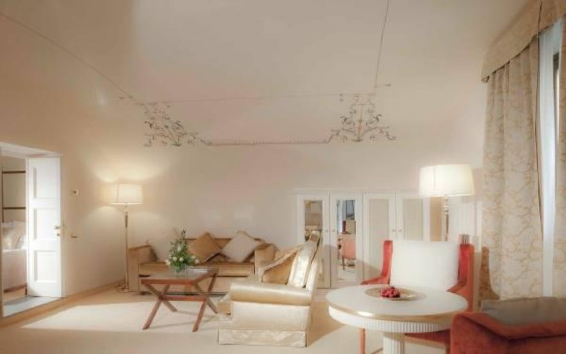 Golden Suite Golden Tower Hotel