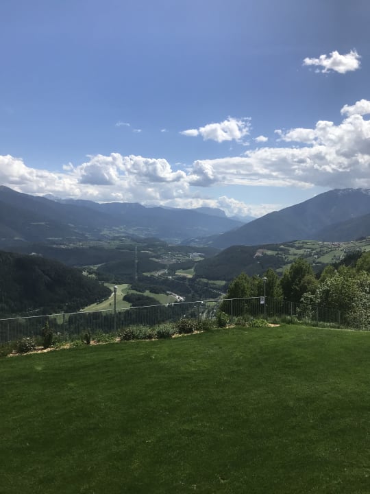 Ausblick von der Terrasse  Panorama Hotel Huberhof