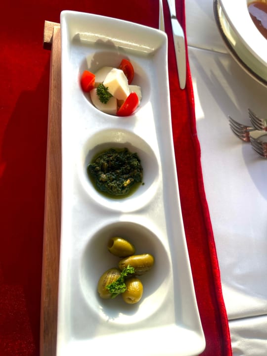 Gastro The Sense Deluxe Hotel