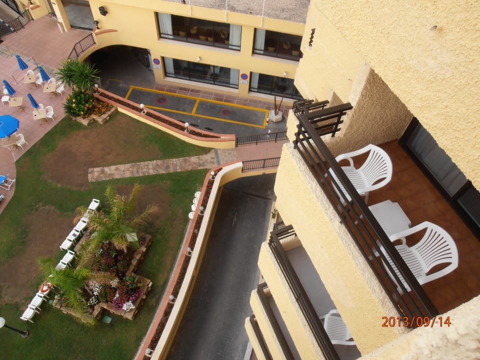 Blick vom Balkon nach unten Meliá Costa del Sol