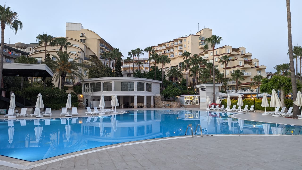 Pool Iz Flower Side Beach Hotel