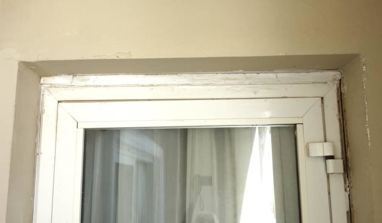 Eingeputzes Fenster... entsprechend zugig Premier Le Reve Hotel & Spa