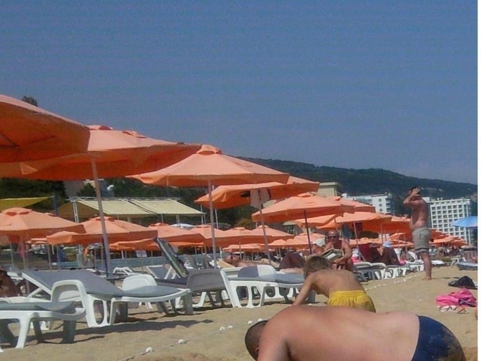 Pomarańczowe parasole Park Hotel Golden Beach