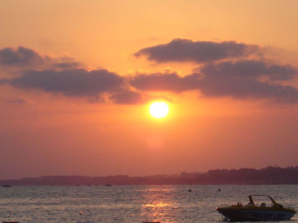 Sonnenuntergang Seaden Corolla Hotel