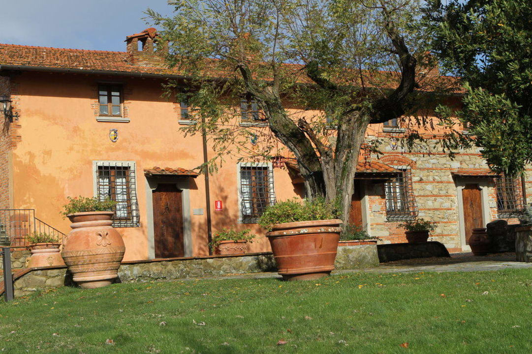 Appartements & Retauration Fattoria Degli Usignoli - Hotel & Residence