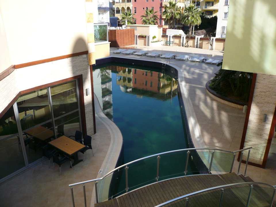 Anderer Teilbereich der Poolanlage Tac Premier Hotel & Spa