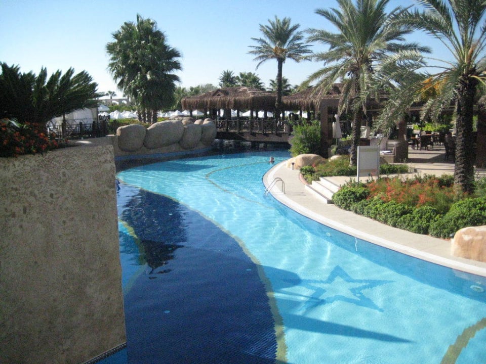 Ein Teil der Poolanlage Fame Residence Lara & Spa