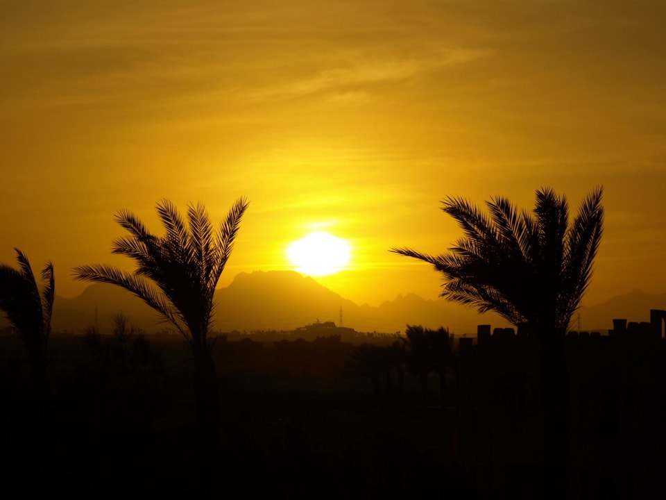 Sonnenuntergang in der Sunsetbar Fort Arabesque Resort, Spa & Villas