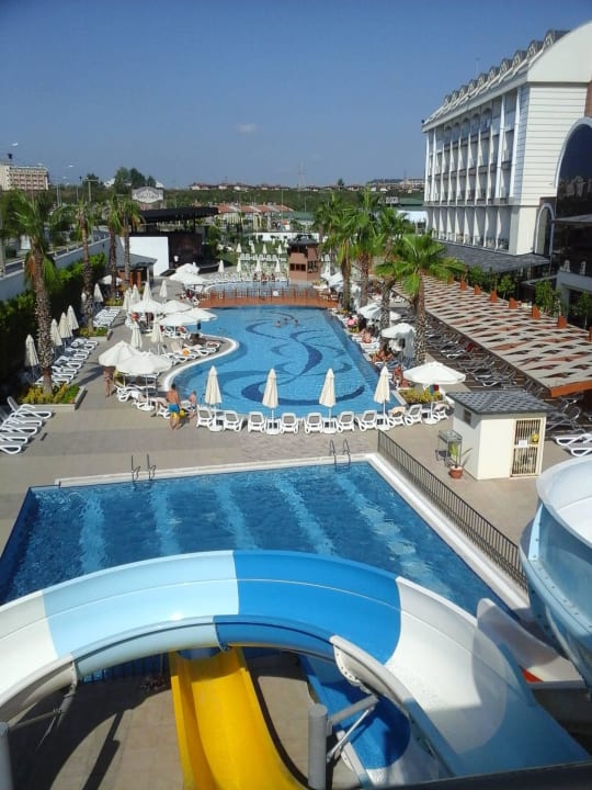 Ausblick über den Pool Mary Hotel Side