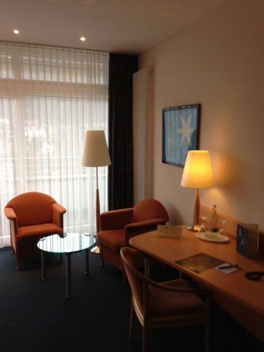 Blick zum Fenster Hotel Schwarzwald Panorama