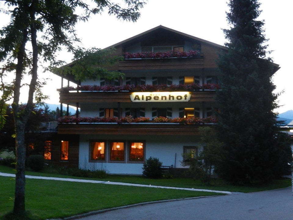 Alm- & Wellnesshotel Alpenhof  Alm- & Wellnesshotel Alpenhof
