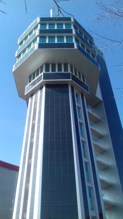 Außenansicht aquaTurm Hotel