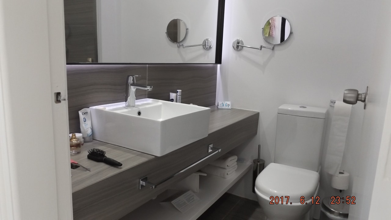 Zimmer Crystal Springs Beach Hotel