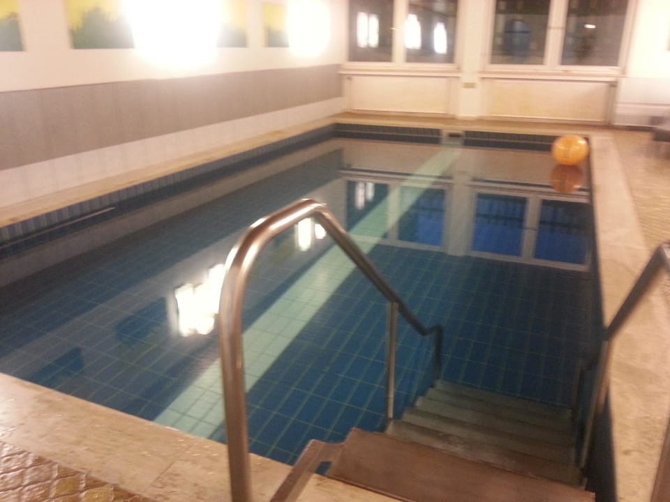 Schwimmbecken Leiners Familienhotel