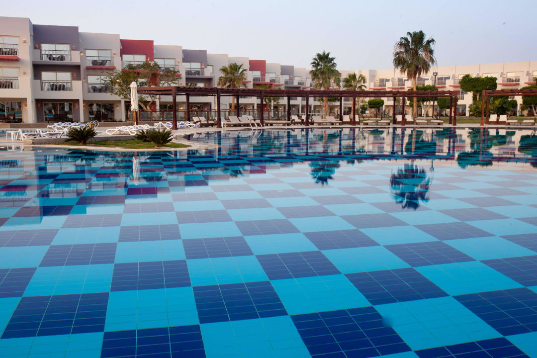 Pool Sunrise Crystal Bay Tui Blue Hurghada • Holidaycheck