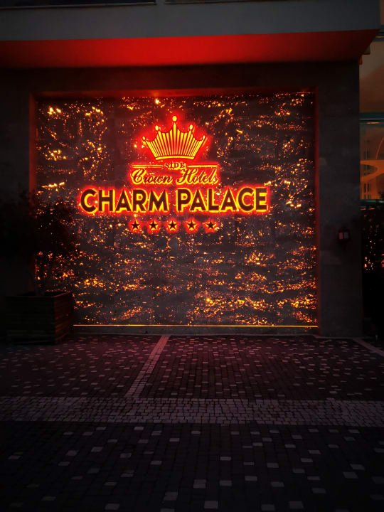 Sonstiges Well Palace Side