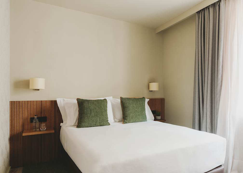 Zimmer Gallery  Hotel