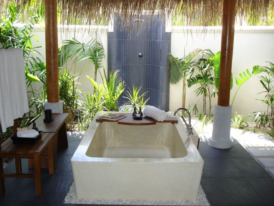Villa Badezimmer Anantara Dhigu Maldives Resort
