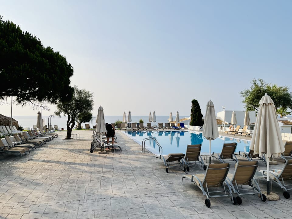 Pool blau punta reina