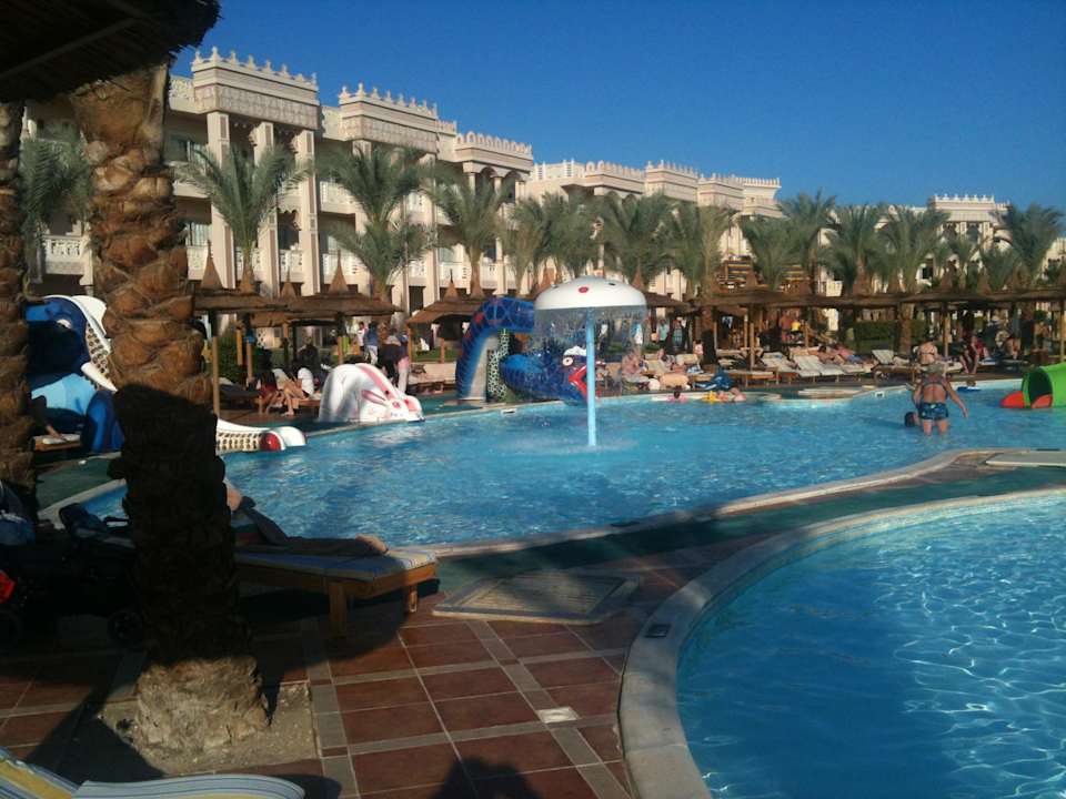 Teil der gigantischen Poolanlage Pickalbatros Palace Resort