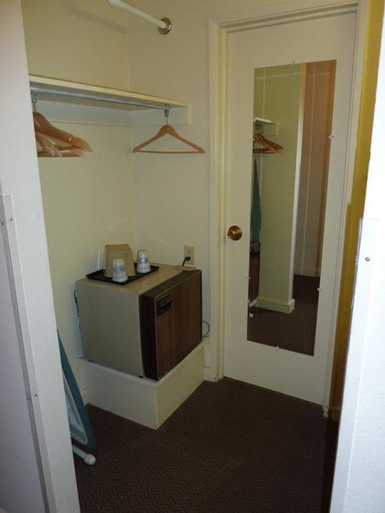 Waschbecken und Kühlschrank The Ranch at Death Valley