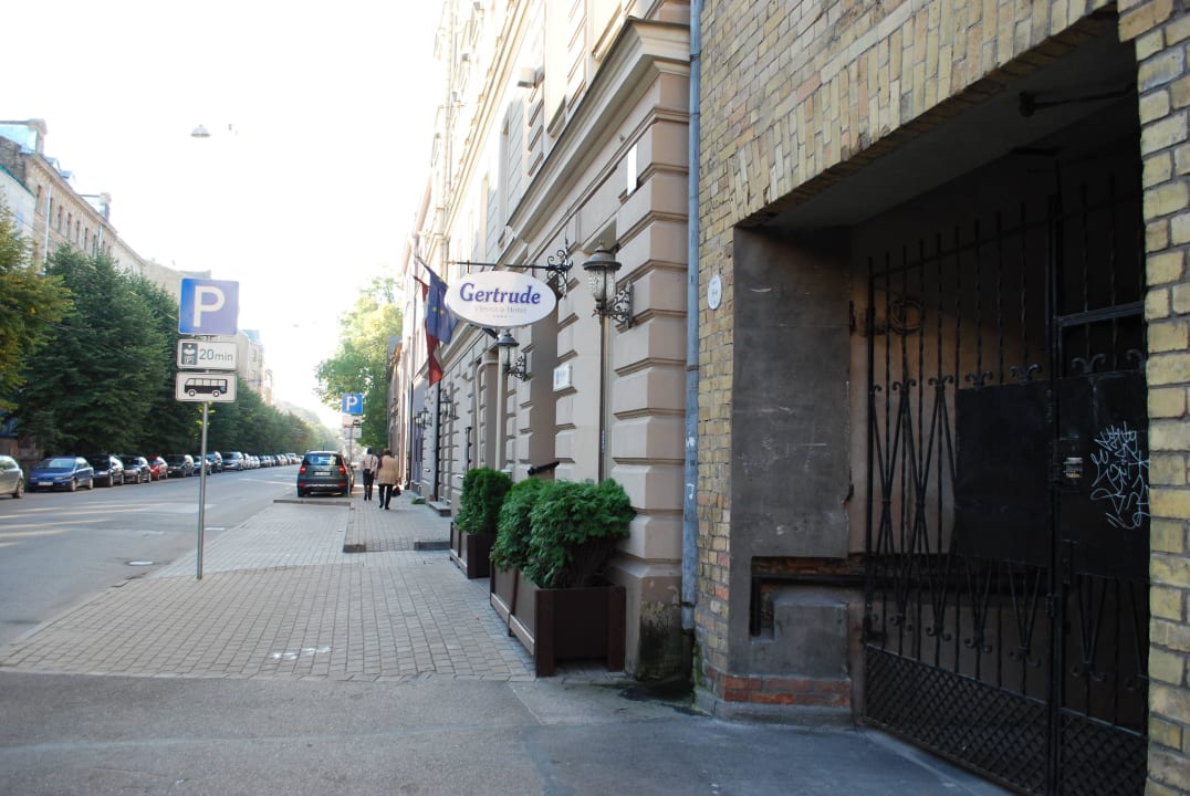 Отель снаружи Rixwell Gertrude Hotel