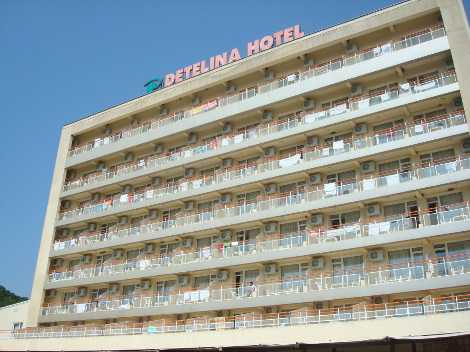 Hotelansicht vom Pool Hotel Detelina