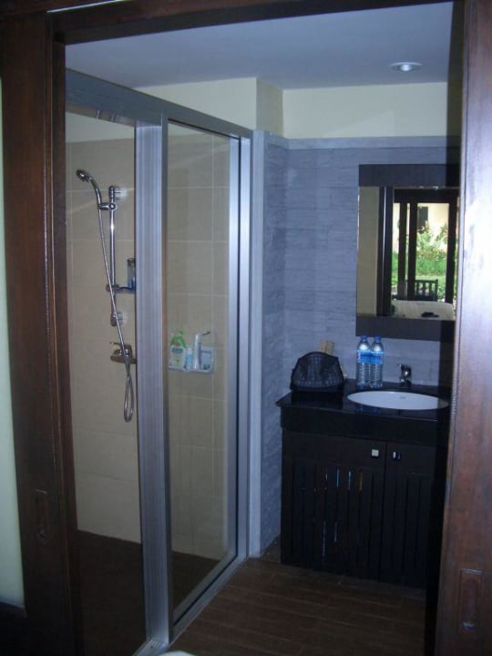 Blick ins Bad Hotel Nang Thong Beach Resort 2