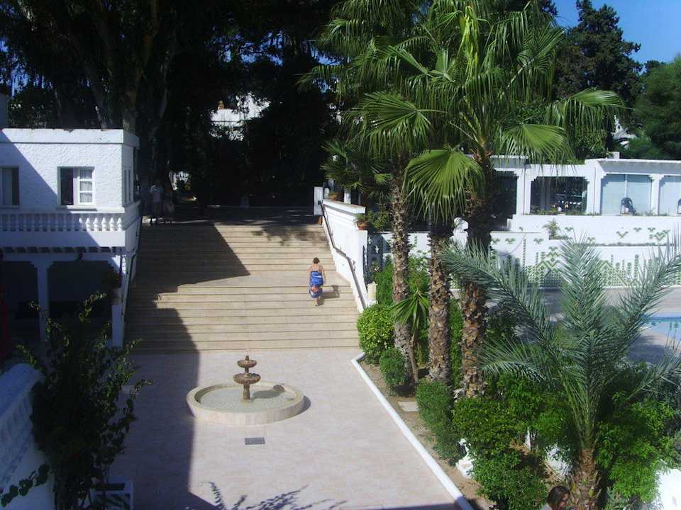 Garten Movie Gate Miramar