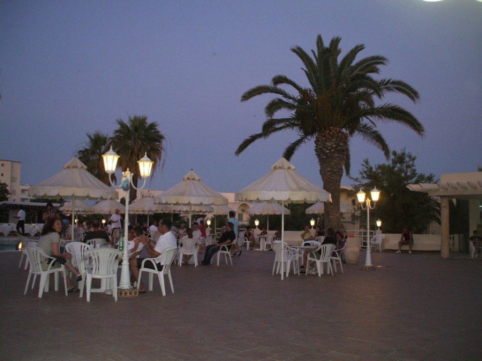 Am Pool Dar Khayam